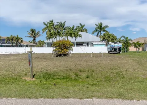 2115 SW 30th Street Cape Coral FL 33914