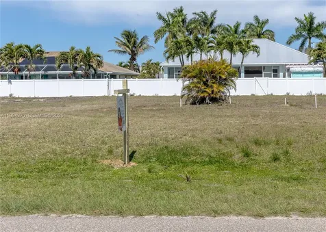 2115 SW 30th Street Cape Coral FL 33914