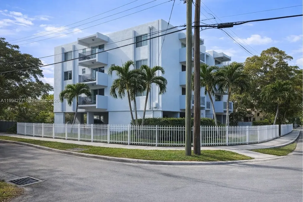 1090 NE 129th Street North Miami FL 33161