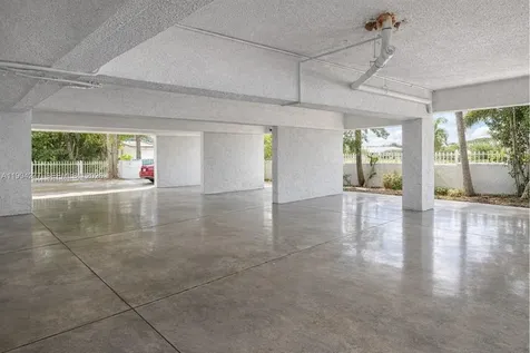 1090 NE 129th Street North Miami FL 33161