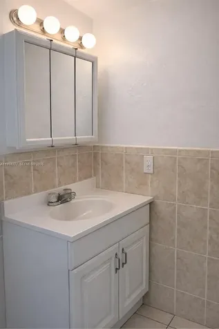 1090 NE 129th Street North Miami FL 33161