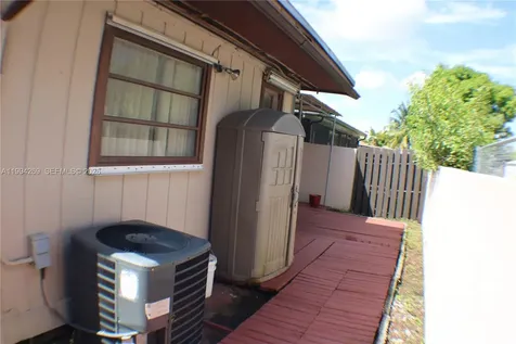 12003 SW 110th St Circle N Miami FL 33186