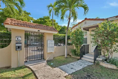 814 Lenox Avenue Miami Beach FL 33139
