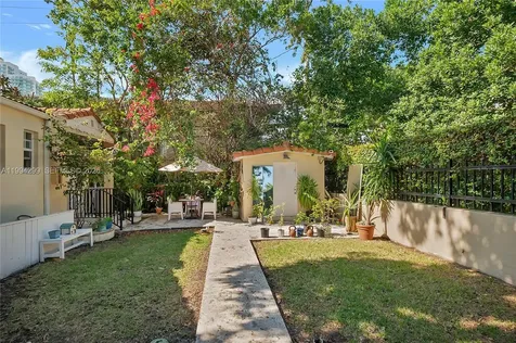 814 Lenox Avenue Miami Beach FL 33139