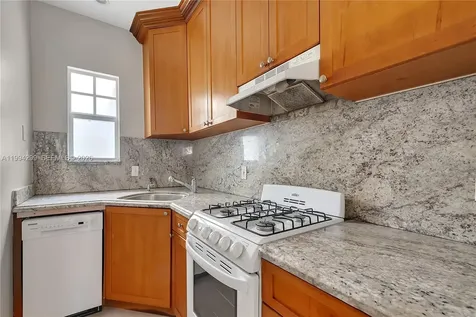 814 Lenox Avenue Miami Beach FL 33139