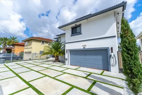 15763 SW 43rd Street Miami FL 33185
