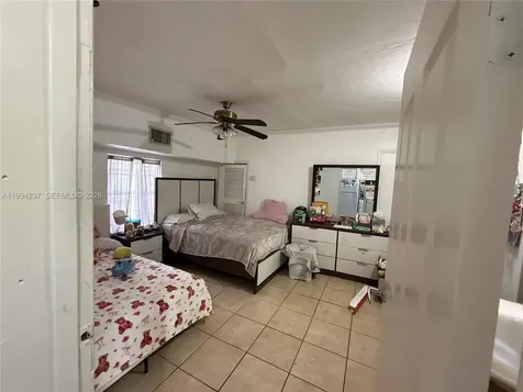 3674 SW 25th Street Miami FL 33133