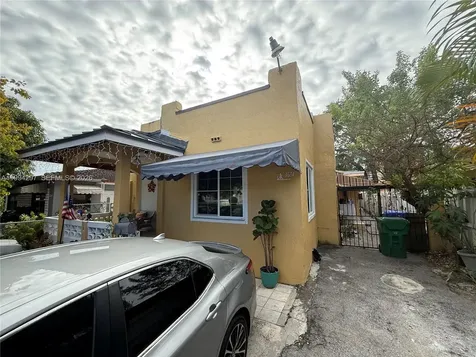 3674 SW 25th Street Miami FL 33133