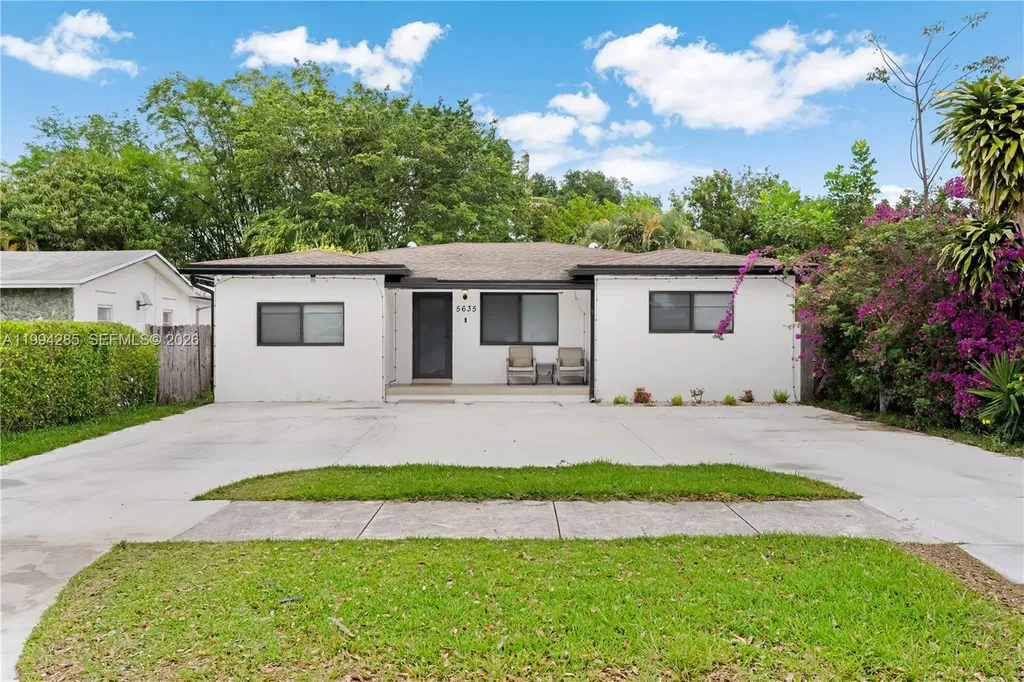 5635 Pierce Street Hollywood FL 33021
