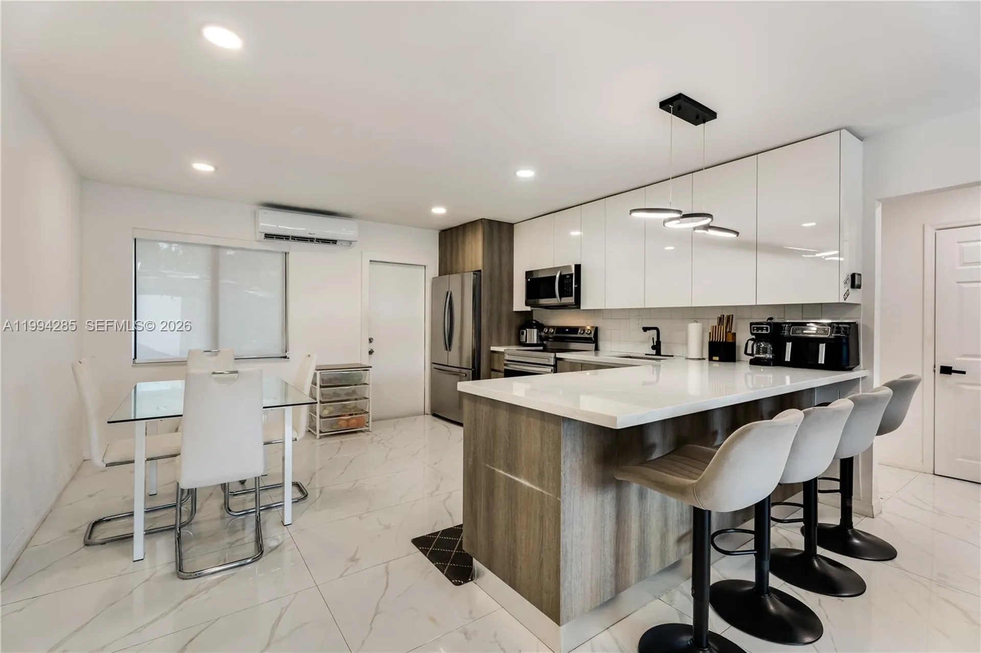 5635 Pierce Street Hollywood FL 33021