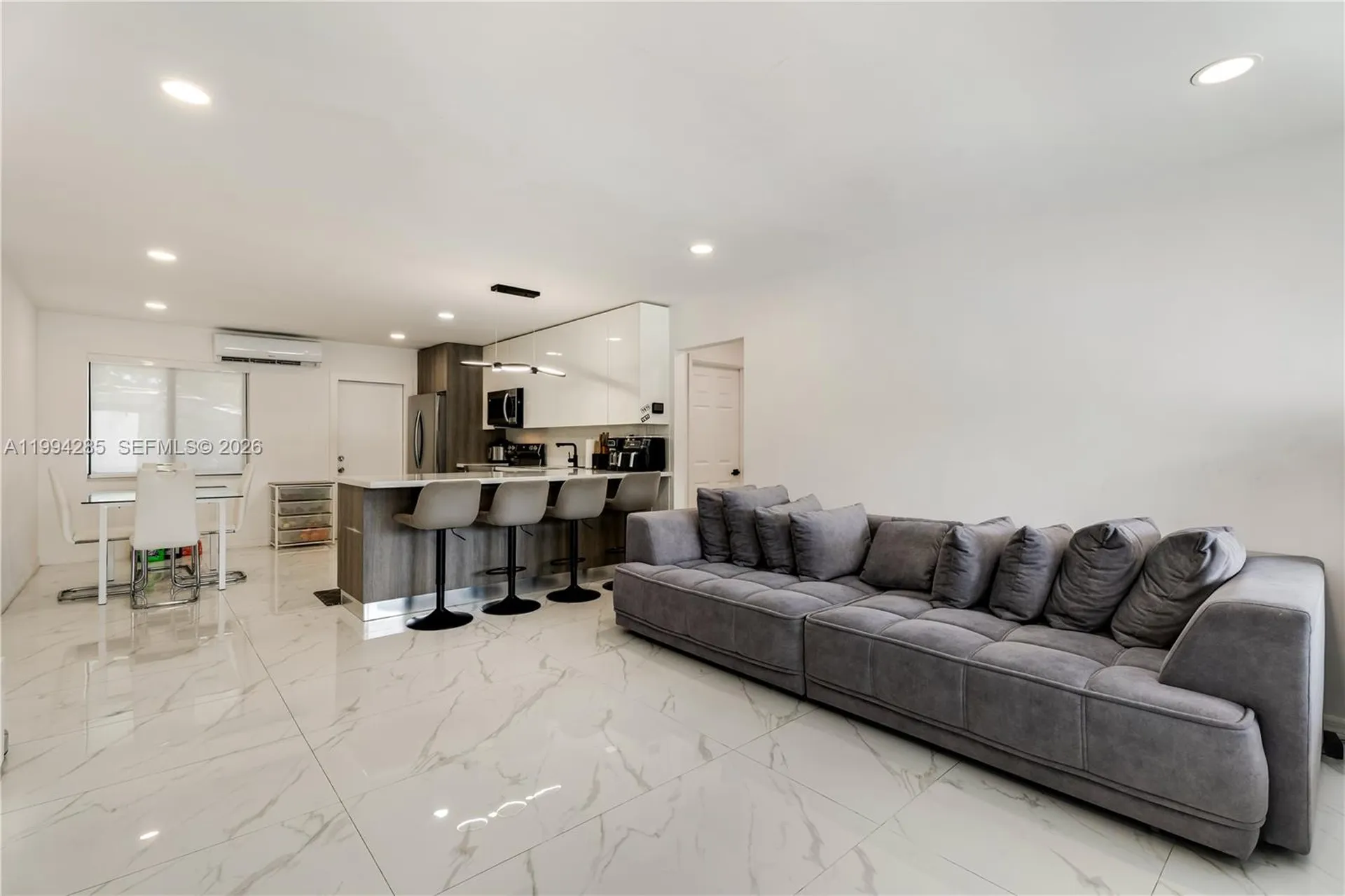5635 Pierce Street Hollywood FL 33021