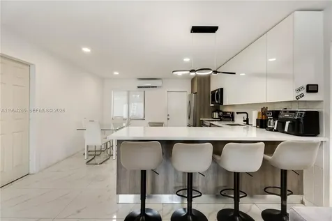 5635 Pierce Street Hollywood FL 33021