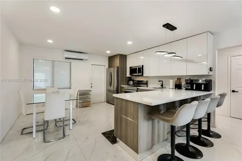 5635 Pierce Street Hollywood FL 33021