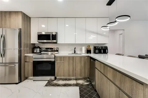 5635 Pierce Street Hollywood FL 33021