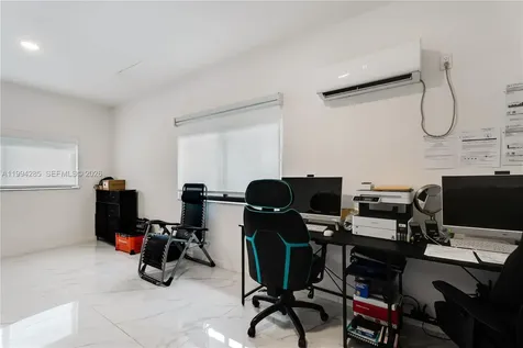 5635 Pierce Street Hollywood FL 33021