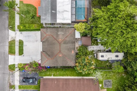 5635 Pierce Street Hollywood FL 33021