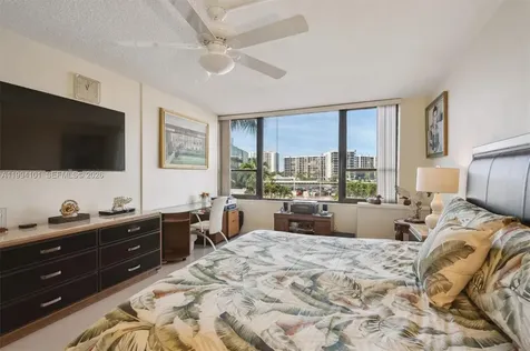 3505 S Ocean Drive Hollywood FL 33019