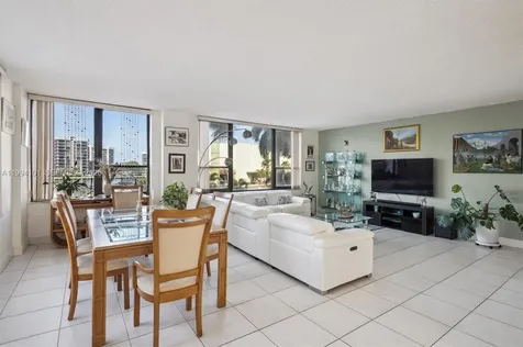 3505 S Ocean Drive Hollywood FL 33019