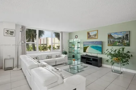 3505 S Ocean Drive Hollywood FL 33019