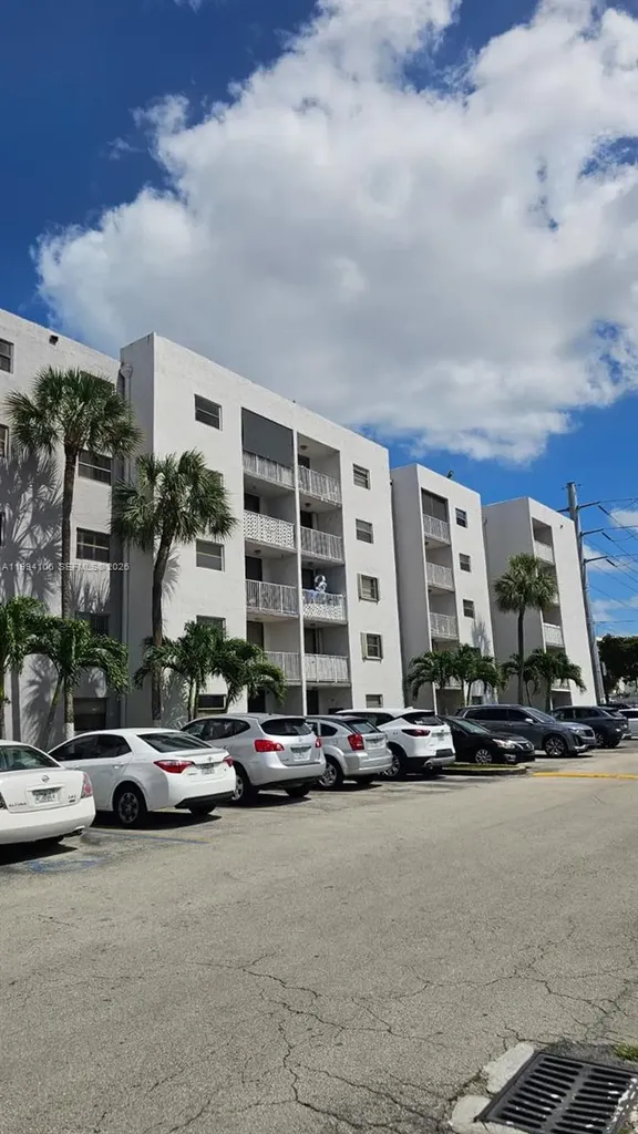 8075 NW 7th Street Miami FL 33126