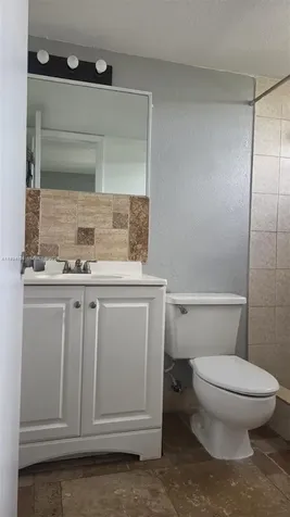 8075 NW 7th Street Miami FL 33126