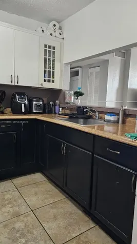 8075 NW 7th Street Miami FL 33126