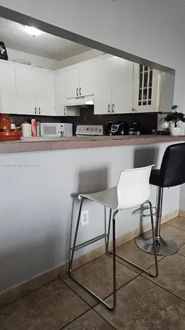 8075 NW 7th Street Miami FL 33126