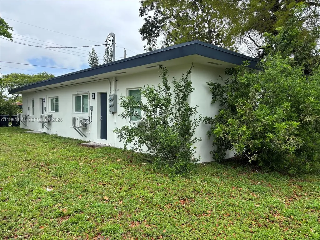 2071 NE 169th Street North Miami Beach FL 33162