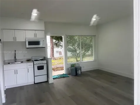2071 NE 169th Street North Miami Beach FL 33162