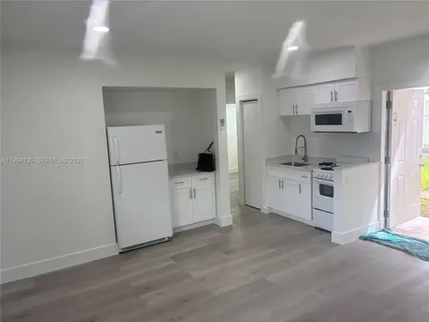 2071 NE 169th Street North Miami Beach FL 33162