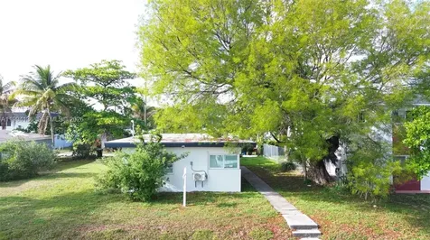 2071 NE 169th Street North Miami Beach FL 33162