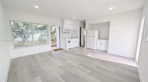 2071 NE 169th Street North Miami Beach FL 33162