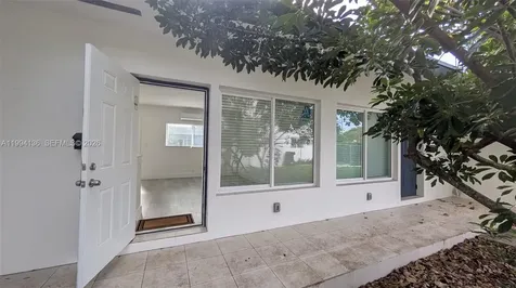 2071 NE 169th Street North Miami Beach FL 33162