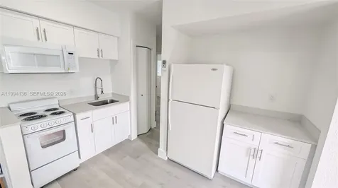 2071 NE 169th Street North Miami Beach FL 33162
