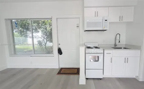 2071 NE 169th Street North Miami Beach FL 33162