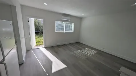 2071 NE 169th Street North Miami Beach FL 33162