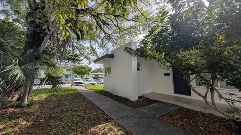2071 NE 169th Street North Miami Beach FL 33162