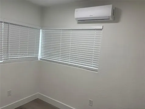 2071 NE 169th Street North Miami Beach FL 33162