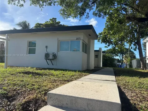 2071 NE 169th Street North Miami Beach FL 33162