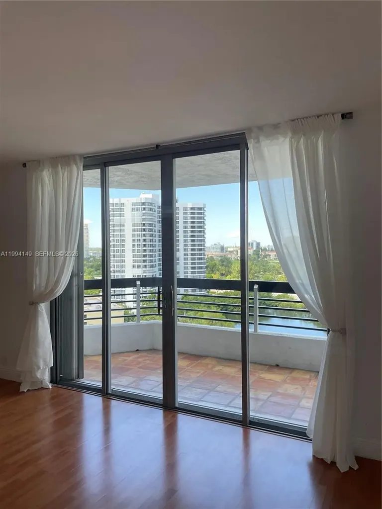 3530 Mystic Pointe Drive Aventura FL 33180