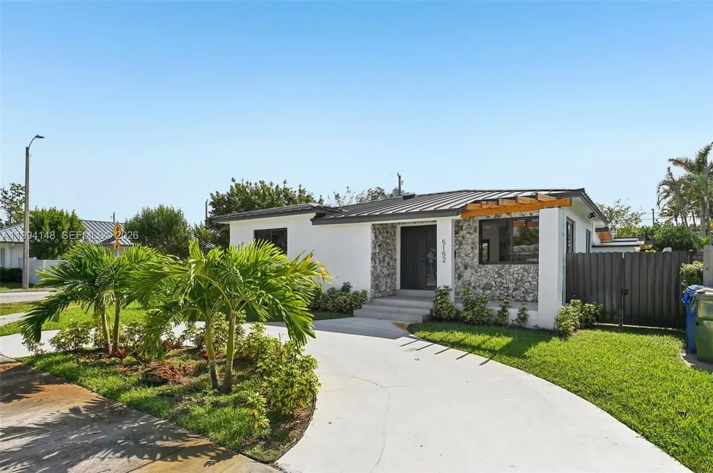 5152 SW 6th Street Miami FL 33134