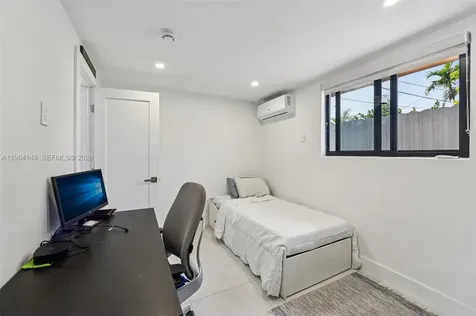 5152 SW 6th Street Miami FL 33134