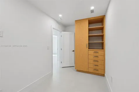 5152 SW 6th Street Miami FL 33134