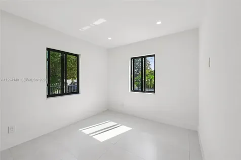 5152 SW 6th Street Miami FL 33134