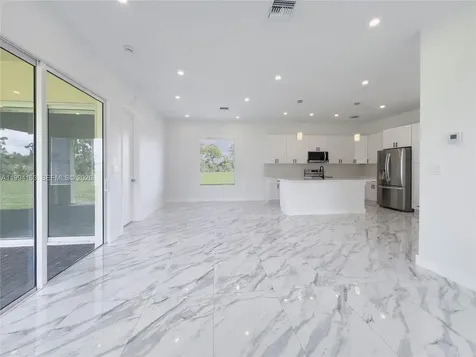 312 SE Via Sangro Port St. Lucie FL 34952