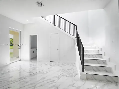 312 SE Via Sangro Port St. Lucie FL 34952