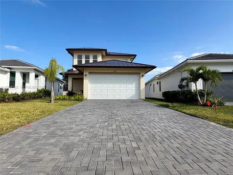 312 SE Via Sangro Port St. Lucie FL 34952