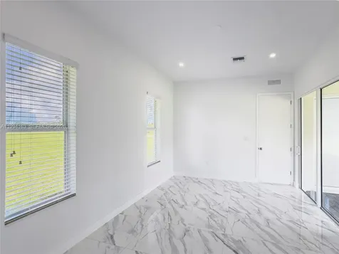 312 SE Via Sangro Port St. Lucie FL 34952