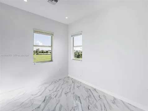 312 SE Via Sangro Port St. Lucie FL 34952
