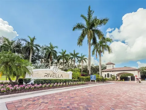 312 SE Via Sangro Port St. Lucie FL 34952